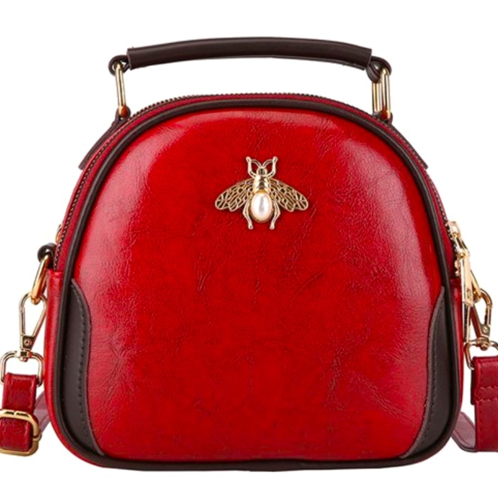 NWT! Red Bee-Accent Box Crossbody Bag by Ella & Elly. Happy Poshing!! 🛍🥳